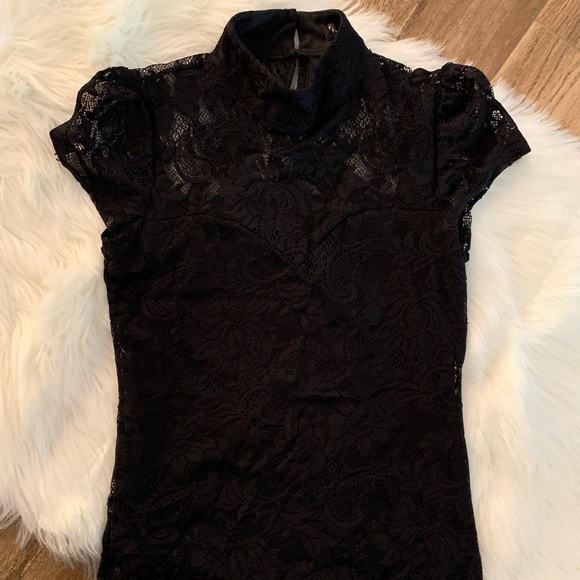 Forever 21 laced top - Picture 1 of 4